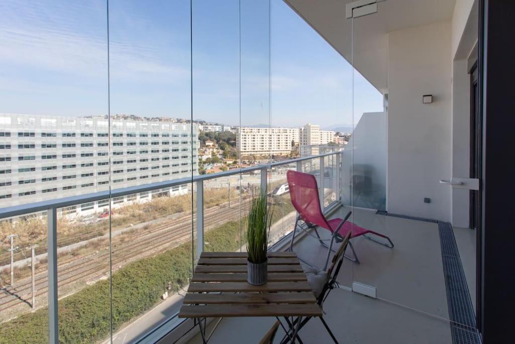 L17 Arenas Suite 3 Balconies 5Mins To The Sea Nisa Exterior foto