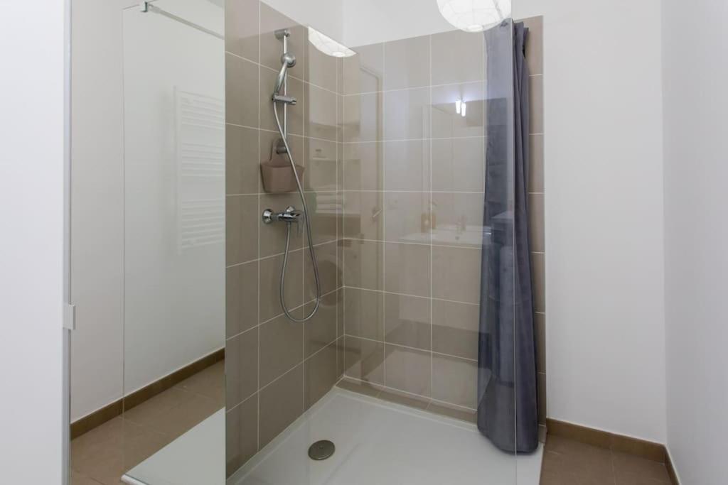 L17 Arenas Suite 3 Balconies 5Mins To The Sea Nisa Exterior foto